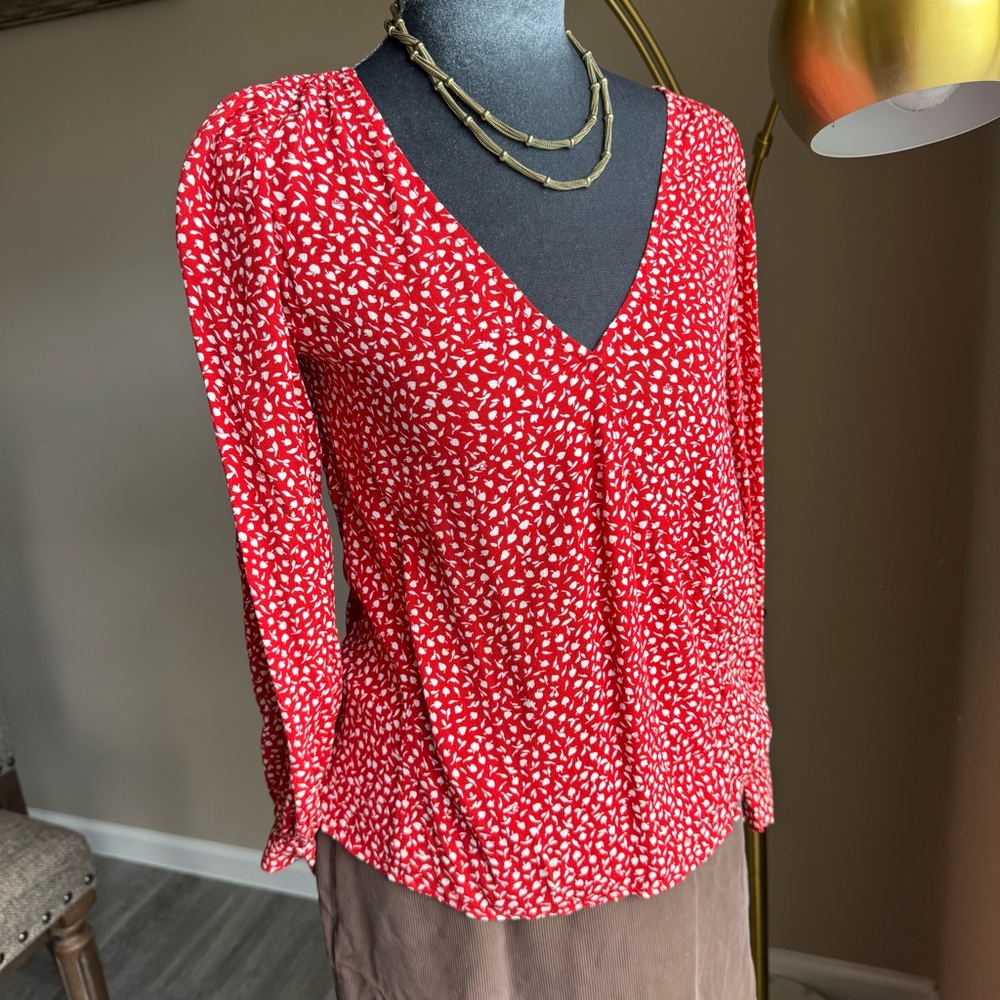 ✨ Madewell Red Floral V-Neck Long Sleeve Top – NWT ✨